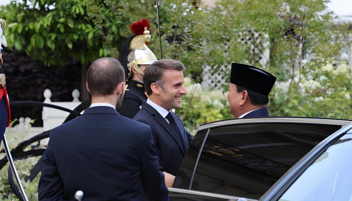 Kunjungan ke Istana Elysee Prancis, Menhan Prabowo Disambut Hangat oleh Presiden Prancis Emmanuel Macron