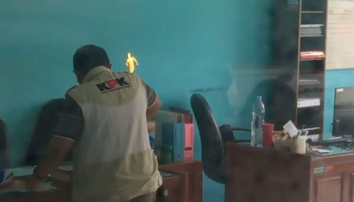 KPK Geledah Kantor Dinas Pemadam Kebakaran Semarang, Bawa Dua Koper dan Satu Ransel