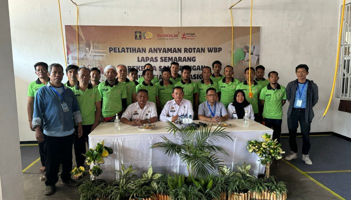 Genjot Produktivitas Wbp, Lapas Semarang Gelar Pelatihan Anyaman Rotan Sintetis
