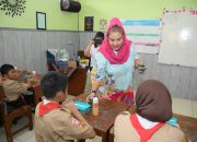 Dukung Program Makan Siang Bergizi, Mbak Ita Masak Menu Kekinian untuk Siswa SD Negeri Sumurboto