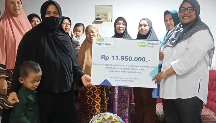Pegadaian Kanwil IX Jakarta Berikan Bantuan Peralatan Hadroh ke Majelis Muslimah di Tangerang