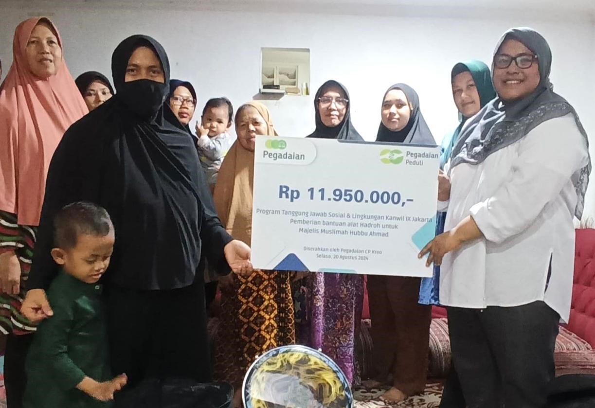 Pegadaian Kanwil IX Jakarta Berikan Bantuan Peralatan Hadroh ke Majelis Muslimah di Tangerang