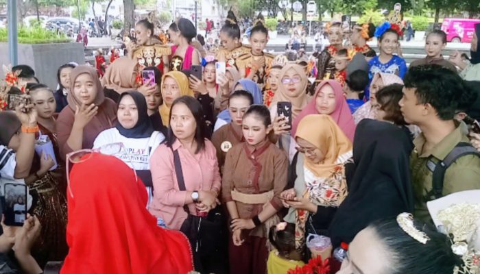 Lomba Dibatalkan, Ratusan Peserta Tari Tradisional Piala Gubernur Kecewa Dengan Panitia Dan Minta Ganti Rugi