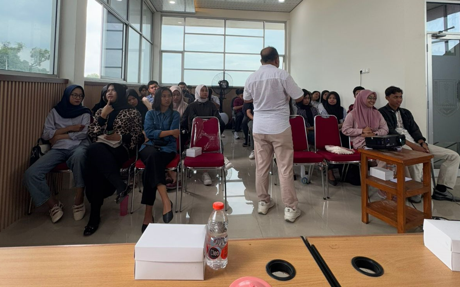 Dinas Pemuda dan Olahraga (Dispora) Kota Semarang menyelenggarakan diskusi bertema "Pemanfaatan Digitalisasi dalam Membranding Produk Wiramuda Tahun 2025" di Kantor Dispora Kota Semarang, Rabu 22 Januari 2025 .