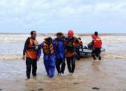 Kapal Pencari Ikan Mati Mesin Dan Dihantam Ombak Besar, Tiga Nelayan Berhasil Dievakuasi