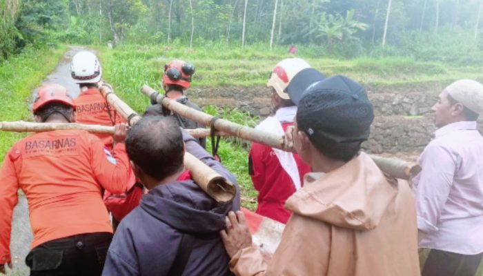 Banjir Bandang Dan Longsor Di Kabupaten Pekalongan, 17 Meninggal Dan 13 Orang Luka-Luka