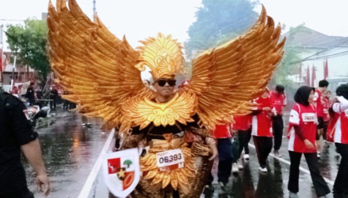 Menarik, Peserta Megawati Run Dari Kota Magelang Gunakan Kostum Bertema Garuda Emas