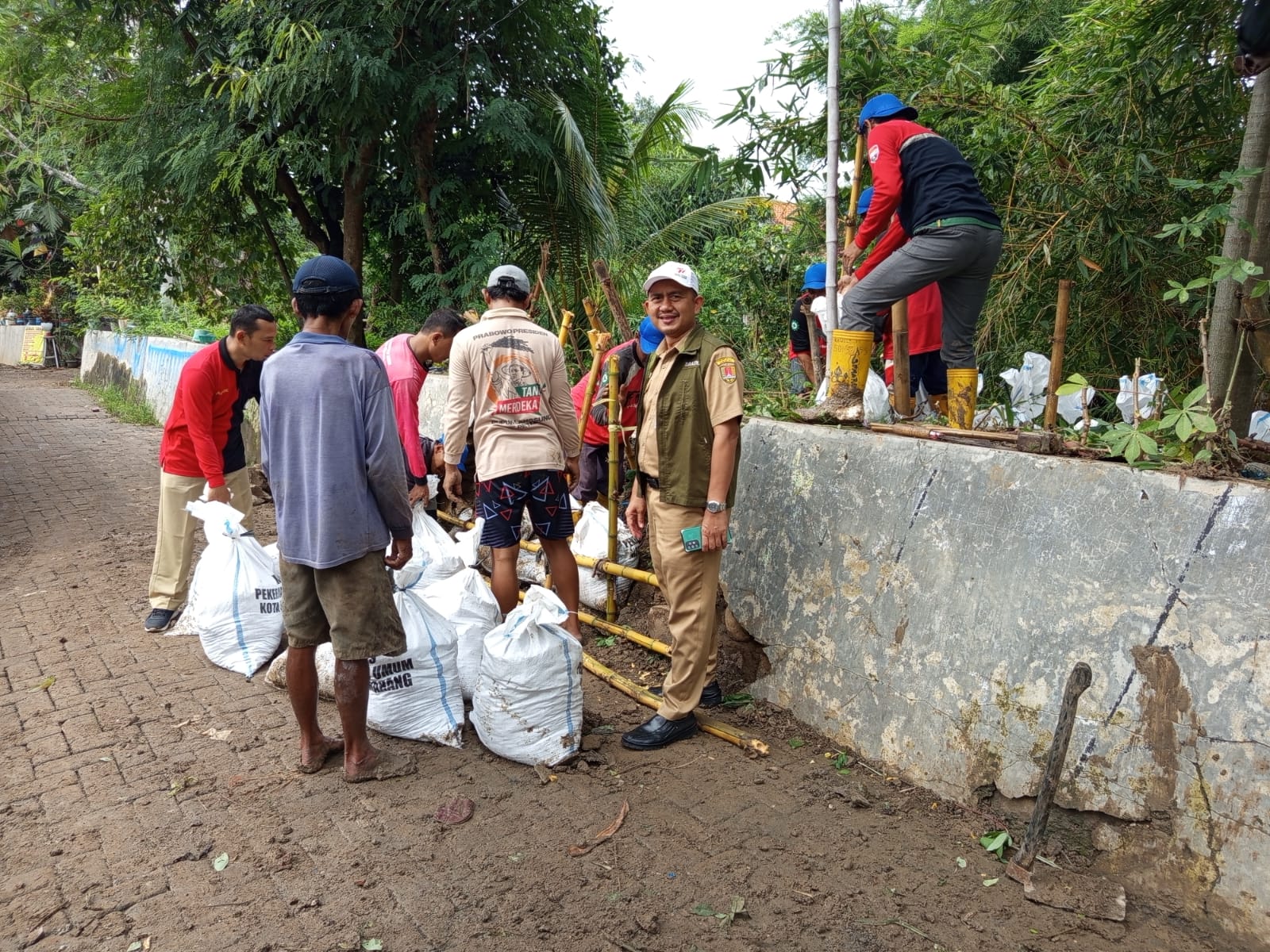 Pemkot Semarang Respon Cepat Tangani Tanggul Jebol di Kali Plumbon