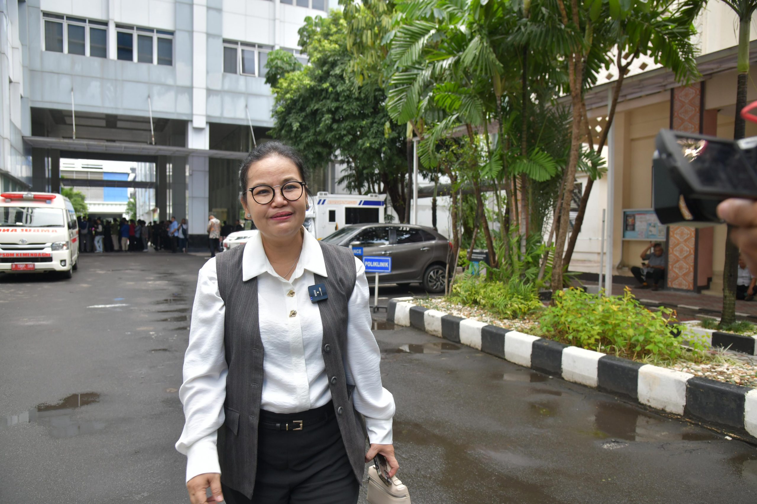 Profil Dr Agustina Wilujeng Pramestuti