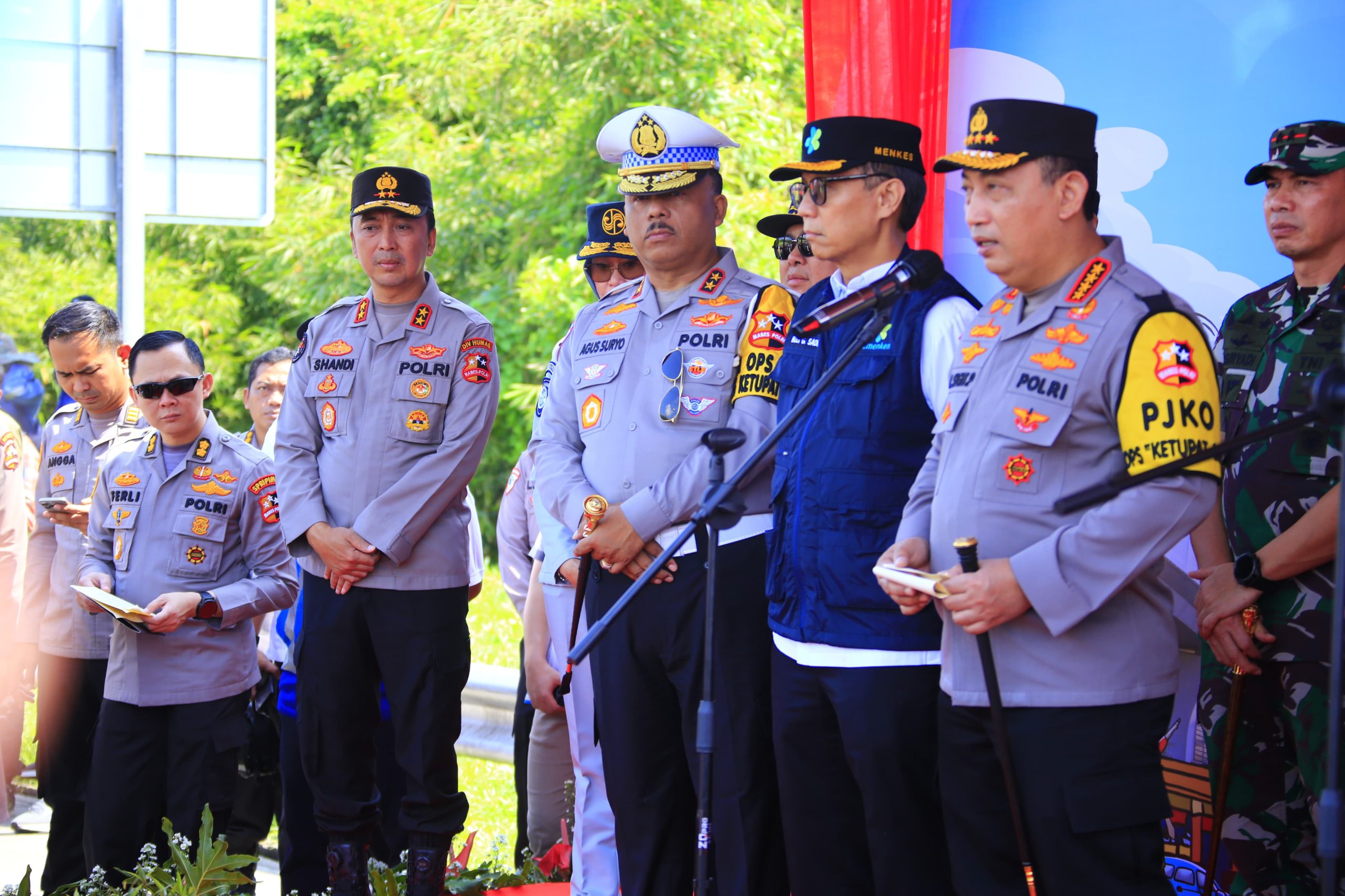 Antisipasi Kemacetan Arus Balik Polri Lalkukan One Way Nasional Tol Dari Gerbang Tol Kalikangkung Semarang Hingga Getbang Tol Cikampek