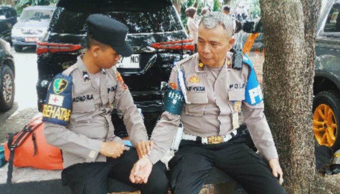 Dokkes Polda Jateng dan Polrestabes Semarang Jaga Stamina Personel Pengamanan Mayday 2025