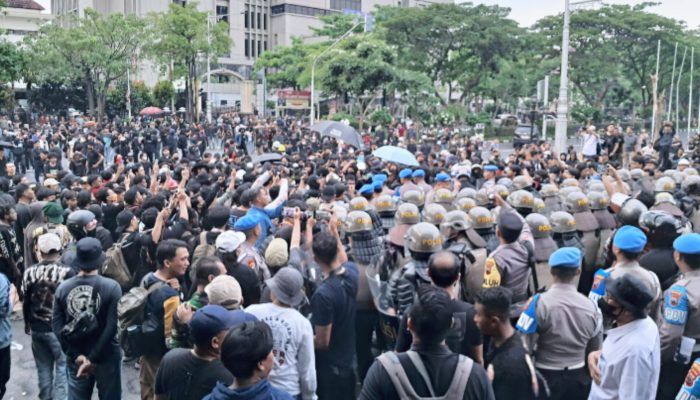Aksi Damai Buruh Di Provokasi Kelompok Anarko, Buruh Tolak Provokator