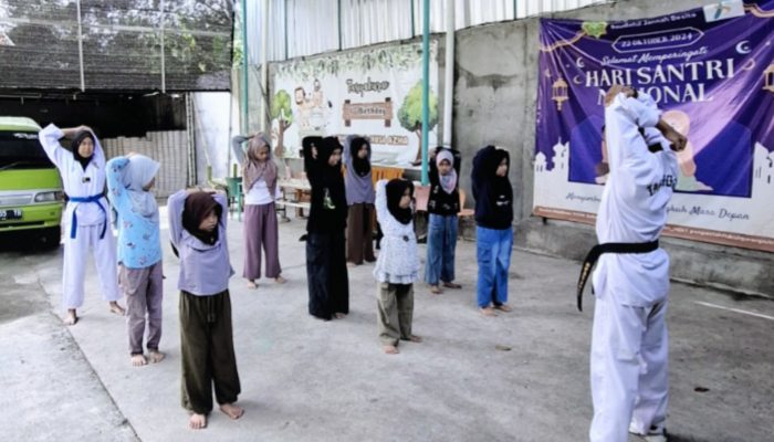 Ipda Nasikun, Latih Taekwondo Puluhan Santri di Pondok Pesantren Roudlatul Jannah Kudus