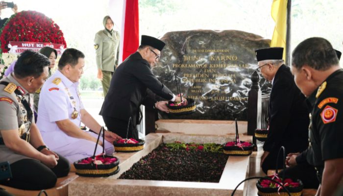 Gubernur Lemhannas RI Ziarah ke Makam Bung Karno