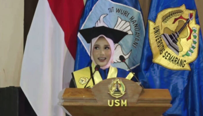 Raih IPK 4.00, Miranda dan Haizul Ma’arif Wisudawan Terbaik Universitas Semarang
