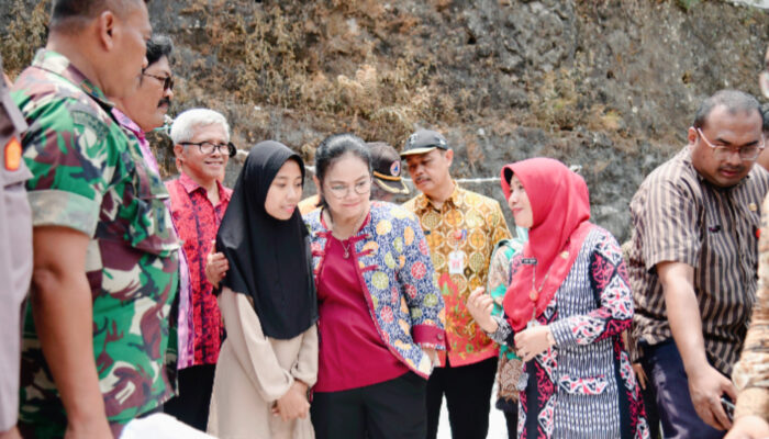 Wali Kota Semarang Beri Bantuan dan Bangun Kembali Rumah Korban Kebakaran di Candisari