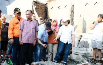 Wali Kota Semarang Tinjau Lokasi Kebakaran di Jagalan : “Kami Berupaya Agar Warga Bisa Kembali Punya Tempat Tinggal”
