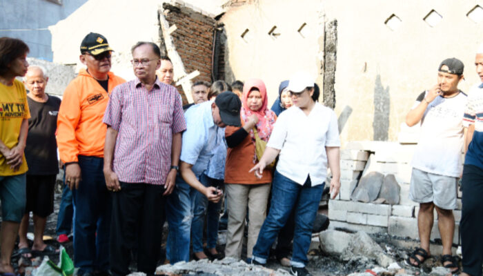 Wali Kota Semarang Tinjau Lokasi Kebakaran di Jagalan : “Kami Berupaya Agar Warga Bisa Kembali Punya Tempat Tinggal”