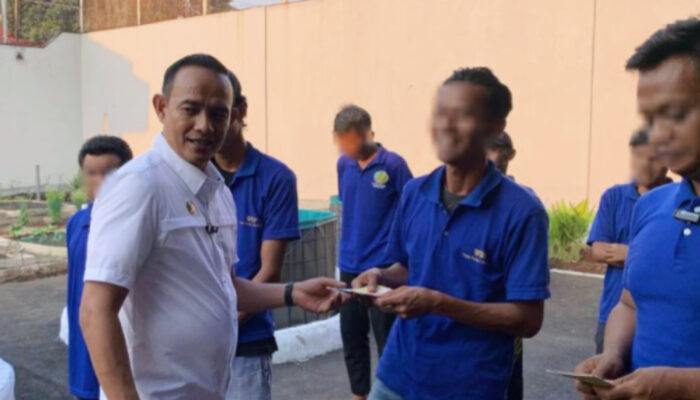 Kerja Keras Berbuah Hasil, Warga Binaan Lapas Semarang Terima Premi