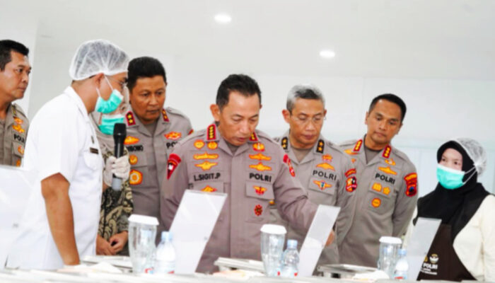Kapolri Tinjau dan Resmikan SPPG Polri di Aspol Gedawang Semarang, Dorong Standar Nasional Sanitasi dan Gizi Polri