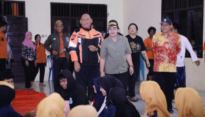 Tinjau Banjir di Genuk, Wali Kota Semarang Optimalkan Pompa dan Dirikan Dapur Umum