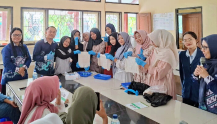 Tim PkM USM Beri Penyuluhan Pembuatan Produk Olahan Nata di SMK Negeri Bawen