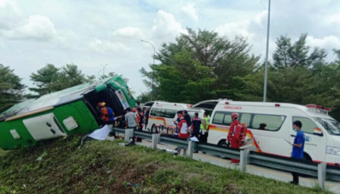 Gerak Cepat, Wali Kota Semarang Kirim Ambulans Jemput Korban Bus Terguling di Pemalang