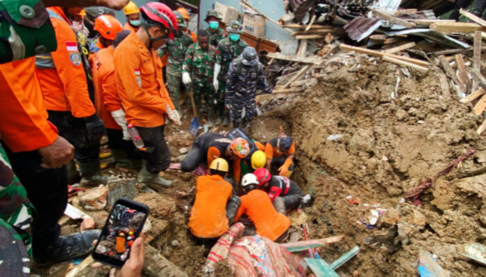 Tim SAR Gabungan Berhasil Menemukan Satu Korban Hilang Dalam Peristiwa Tanah Longsor di Banjarnegara Dalam Keadaan Meninggal Dunia