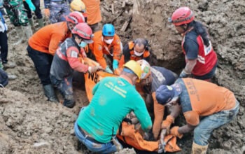 Kerahkan Total 18 Alat Berat untuk Mencari Warga yang Hilang Akibat Tanah Longsor di Banjarnegara, Korban Satu Persatu Akhirnya Berhasil Ditemukan oleh Tim SAR Gabungan