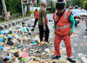 Viral di Medsos, DLH Semarang Tangani Cepat Tumpahan Sampah di Sultan Agung