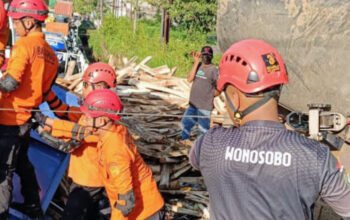 Dua Meninggal, Tiga Luka-Luka Akibat Truk Oleng di Wonosobo