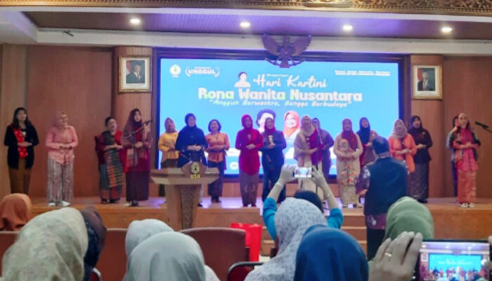 Ikatan Ibu-Ibu Universitas Semarang Gelar Peringatan Hari Kartini Degan Meriah