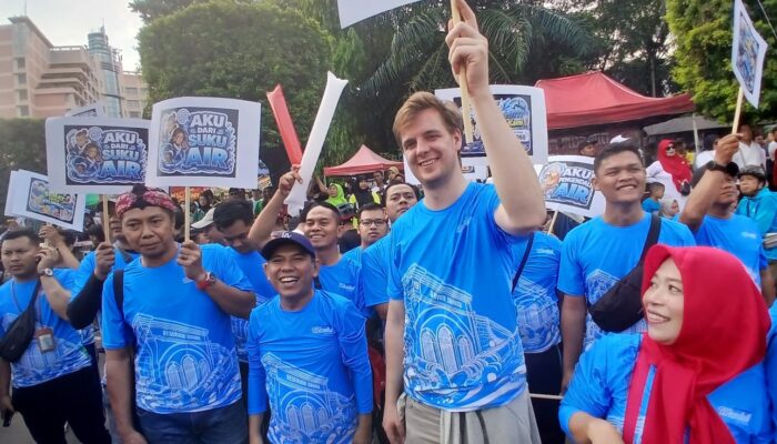 Ratusan Karyawan PDAM Tirta Moedal Ikut Ramaikan Mlaku Bareng Hari Jadi Kota Semarang