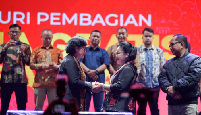 Pemkot Semarang Pecahkan Rekor MURI dengan Pembagian 10.052 Lumpia Gratis