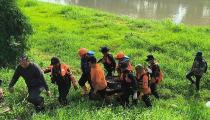 Korban Hanyut Akibat Arus Deras di Banjir Kanal Barat Semarang Berhasil Ditemukan Tim SAR Gabungan