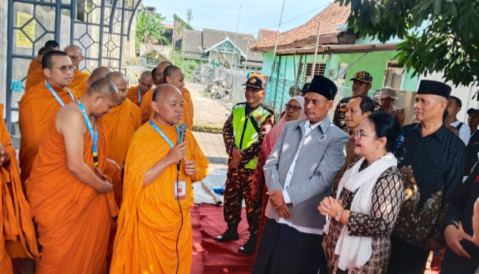 Simbol Toleransi, Wali Kota Semarang Sambut Rombongan Biksu Thudong Jelang Waisak