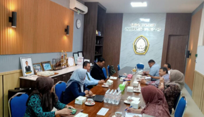 Audiensi dengan Sekolah Vokasi UNDIP Semarang, FE USM Dorong Lulusan Bersertifikasi