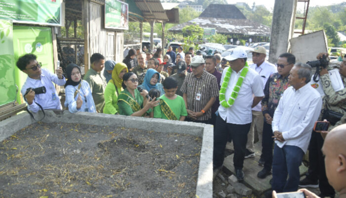 Menteri Lingkungan Hidup Apresiasi Inovasi Pengelolaan Sampah Warga Bulusan Semarang