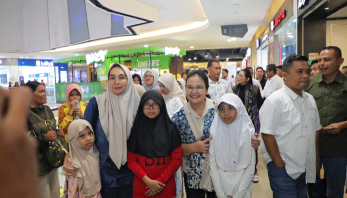 Tangis Haru Warnai Nobar Film “Jangan Buang Ibu”, Agustina Ajak Masyarakat Lebih Peduli Orang Tua