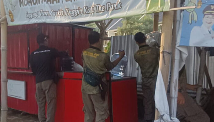 Tiga Lapak PKL Liar dan Area Parkir Tak Berizin di Jalan Madukoro Ditertibkan