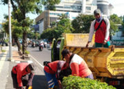 Antisipasi Musim Hujan, Pemkot Semarang Intensifkan Pembersihan Drainase di Simpang Lima