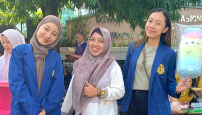 Pedagang Arum Manis Jadi Primadona di CFD Semarang, Manisnya Jajanan Tradisional Tarik Minat Anak hingga Mahasiswa
