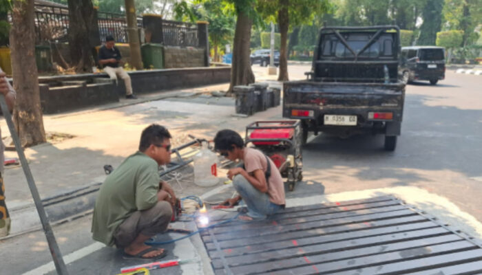 DPU Semarang Jelaskan Penyebab Grill Jalan Pahlawan Masih Bising, Material Baru Masih Diproduksi