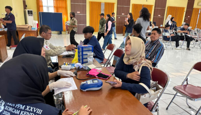 Kolaborasi KKN PPM USM dan Kecamatan Kendal Sukses Gelar Donor Darah Massal
