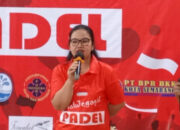 Tak Sekadar Olahraga, Mak Jegagik Padel Salurkan 250 Paket Sembako untuk Yatim Piatu