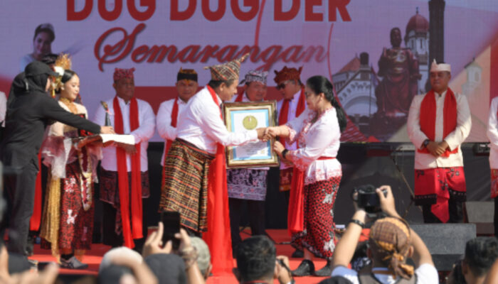 25 Ribu Peserta Padati Simpang Lima, Tari Dug Dug Der Semarangan Torehkan Rekor Nasional