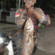 Heboh! Lele Monster 13,5 Kilogram Ditangkap di Kali Semarang Hasanudin