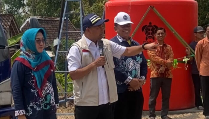 Kolaborasi USM dan Alumni SMAN 2 Sragen Salurkan 136 Ribu Liter Air untuk Warga Ngrombo