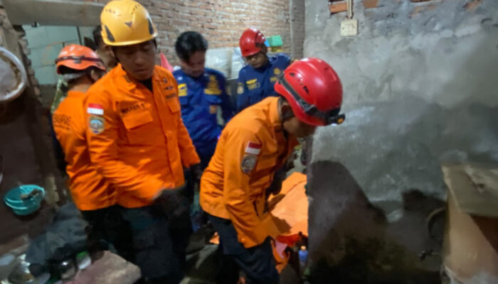 Jatuh ke Sumur Saat Menimba Air, Nenek 97 Tahun Dievakuasi Tim SAR dalam Kondisi Meninggal